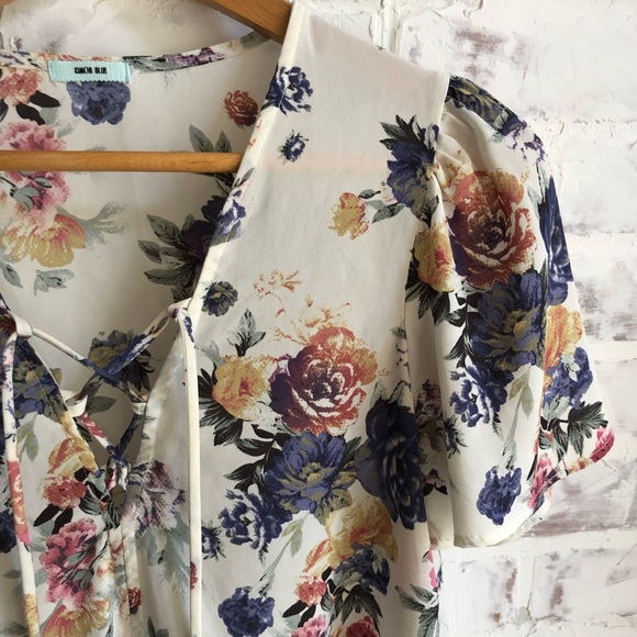 Kimchi Blue Floral Top - Picture 2 of 4